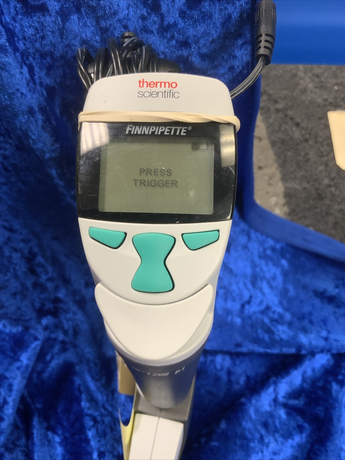Thermo Scientific Finnpipette Novus 100-1200 uL 8-Ch Multichannel + Charger