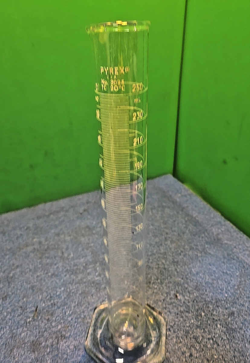 PYREX Glass 250mL Graduated Cylinder Double Scale 2mL Intervals 3025-250