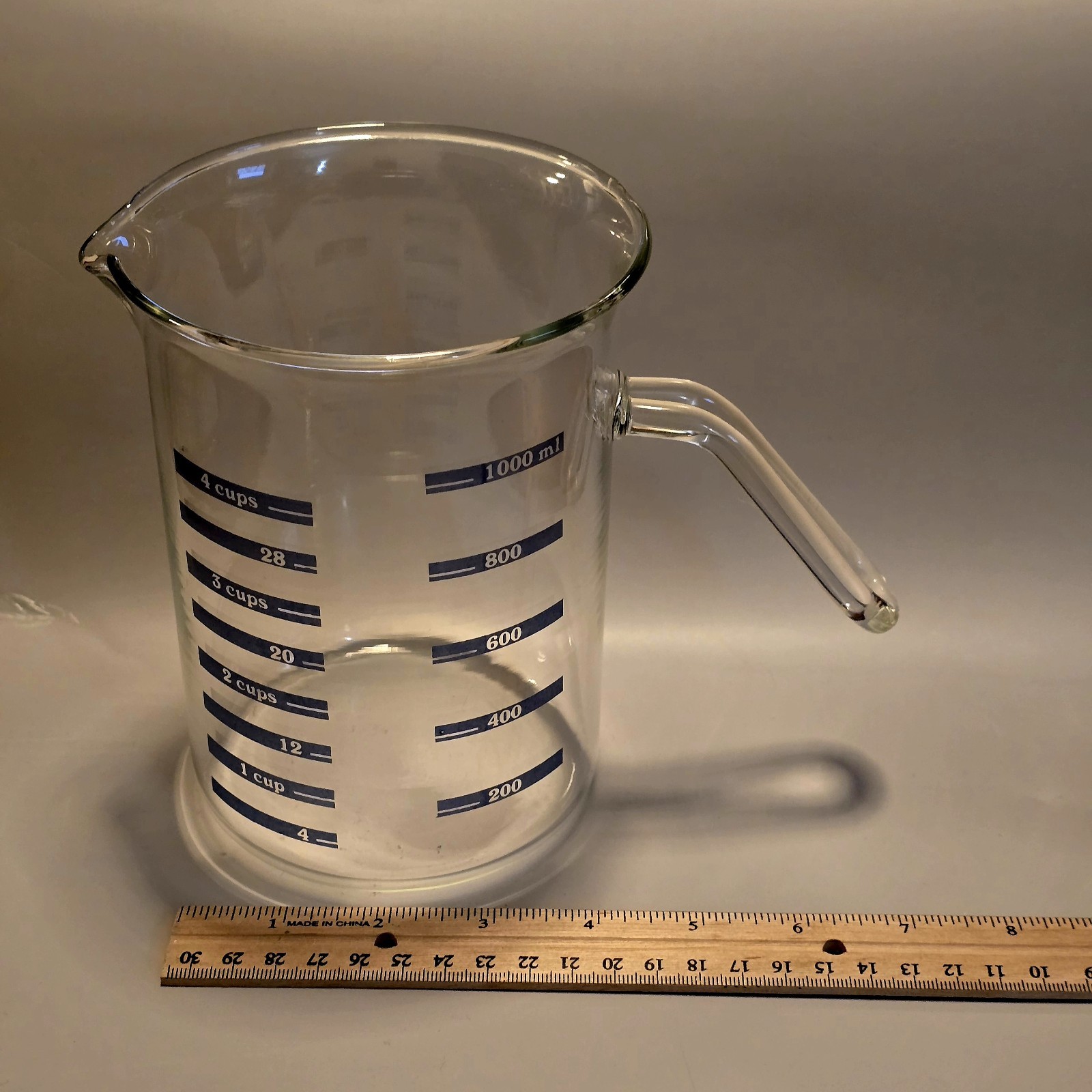 Borosilicate Glass Chemistry Lab Beaker Measuring Cup Pour Spout Handle 1000 ML