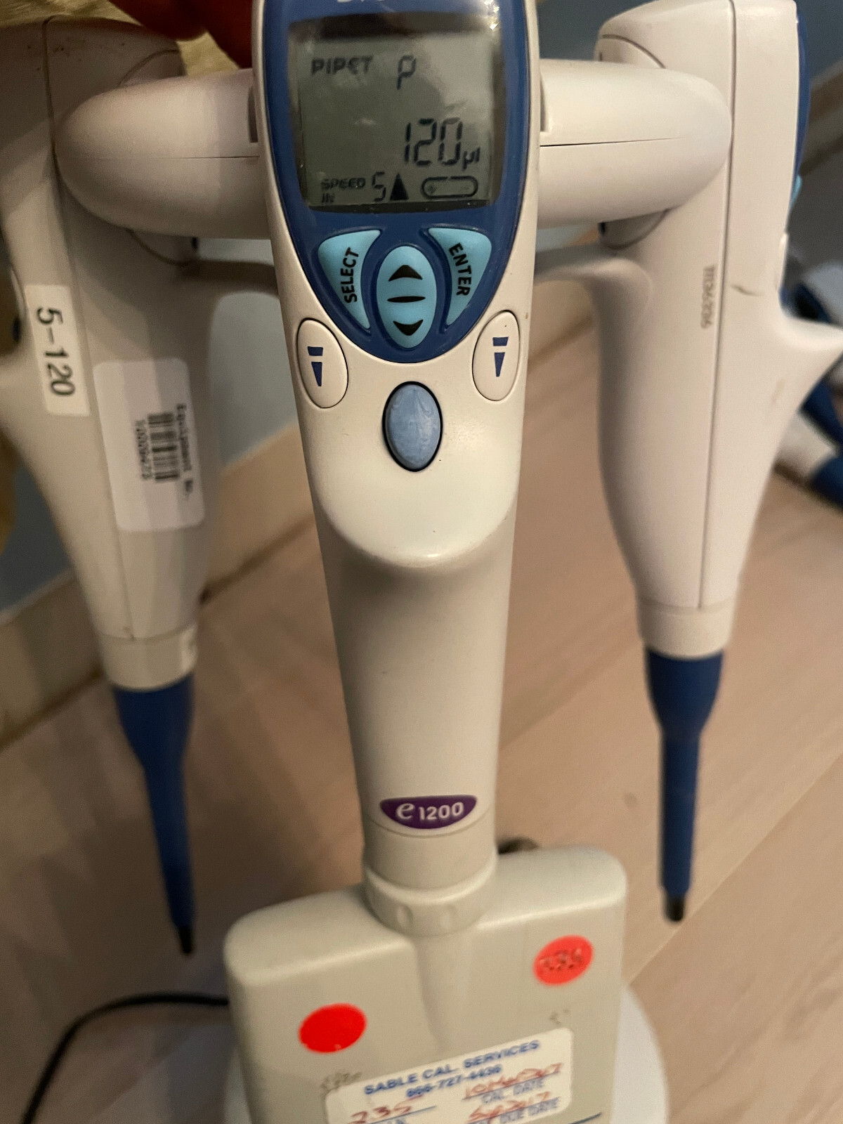 BioHit eLine pipette pipet electronic e10 e300 e1200 digital multichannel stand