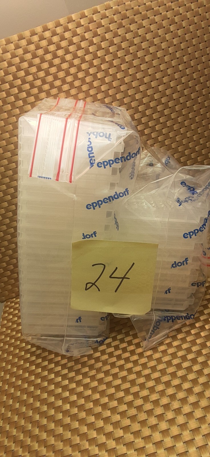 Eppendorf Microplate 96/V-PP Clear/White Border(Lot of 24) 951040188