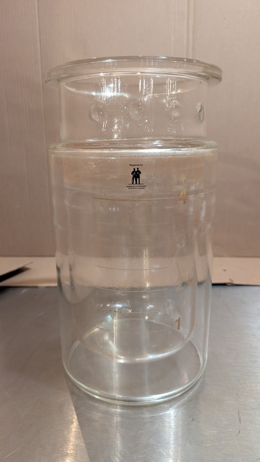 Double jacketed flat bottom cylindrical reaction vessel 5L