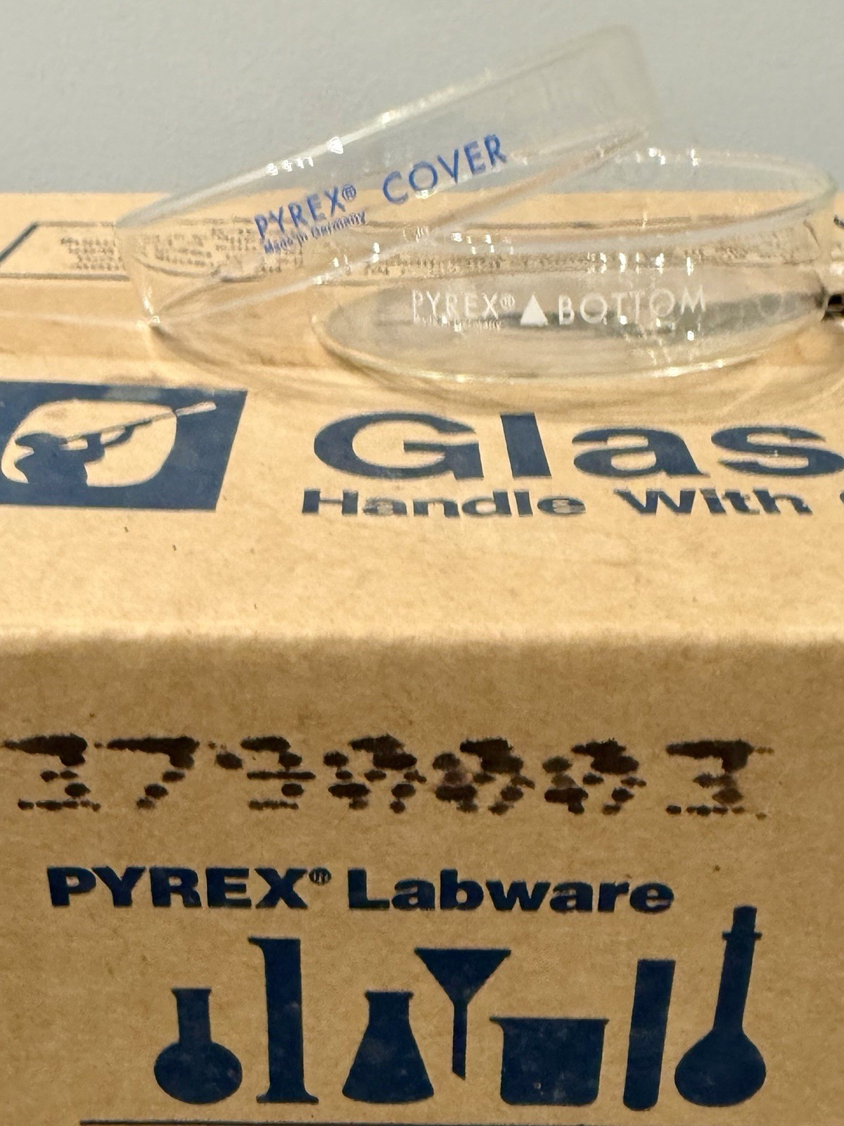 Pyrex 3160-102 3160 petri dish; 100 x 20 mm, Case 12 Complete Dishes, New NOS