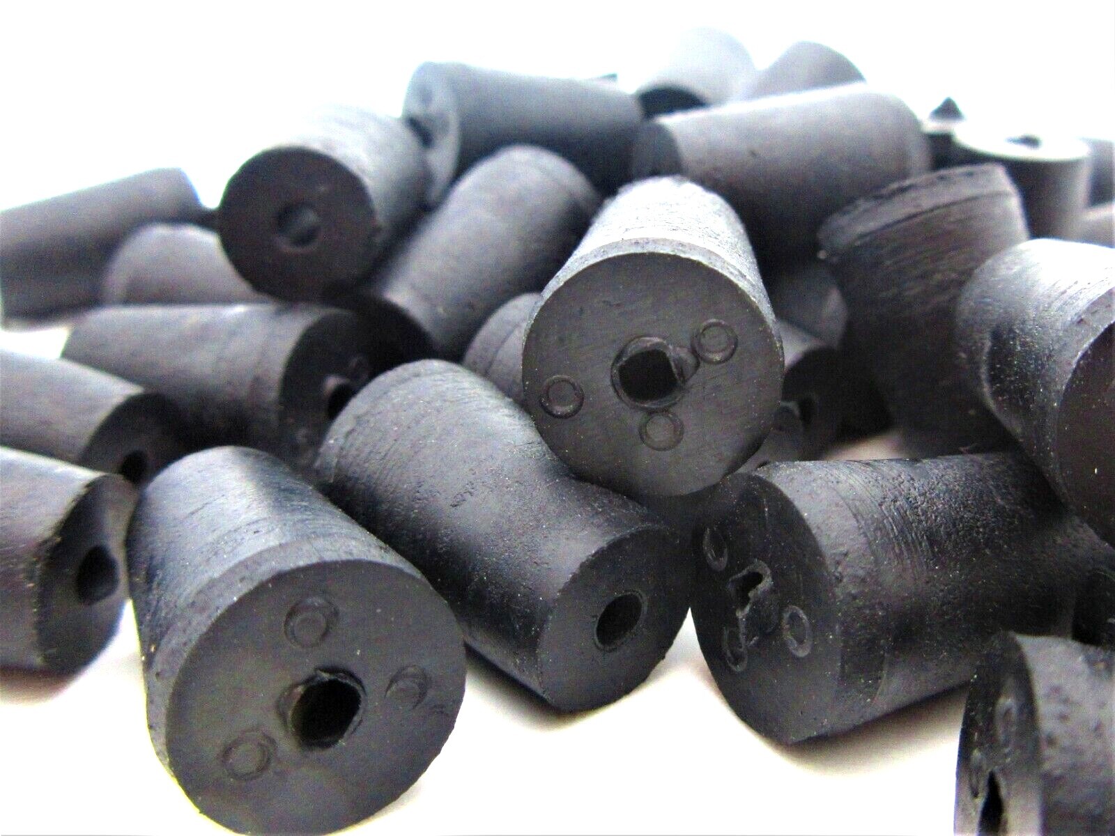 #000 Solid Rubber Stoppers 1 Hole Tapered Plug Corks Fits 11/32″ to 15/32″ ID