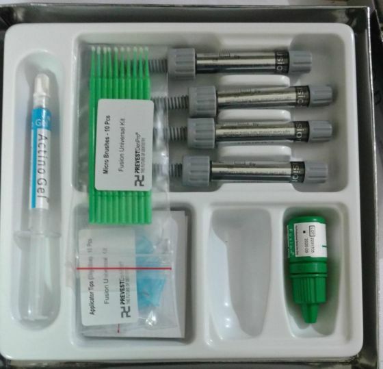 PREVEST FUSION UNIVERSAL LIGHT CURED NANO HYBRID COMPOSITE KIT- 4 X 4GM