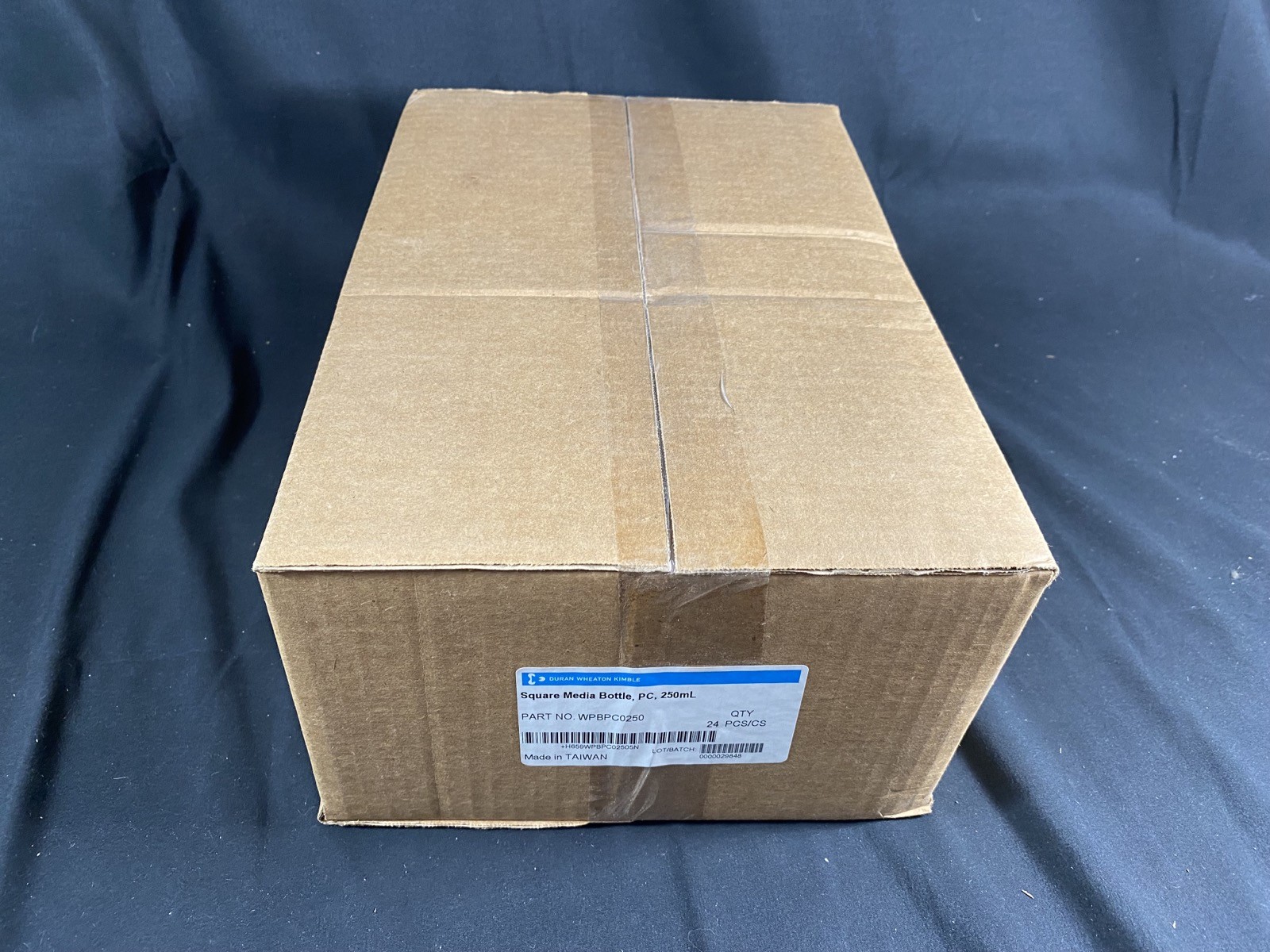 WHEATON DWK 250mL Polycarbonate PC Square Media Bottle WPBPC0250 (24/Case)