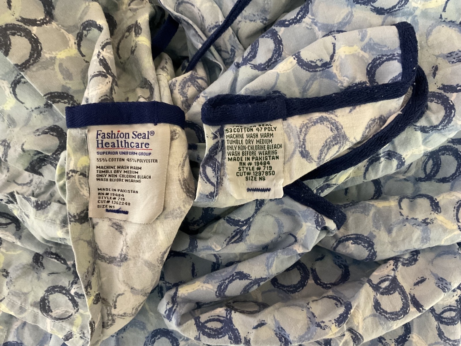Medical Hospital Gowns – 24 Total in HDX Tough Tote bin