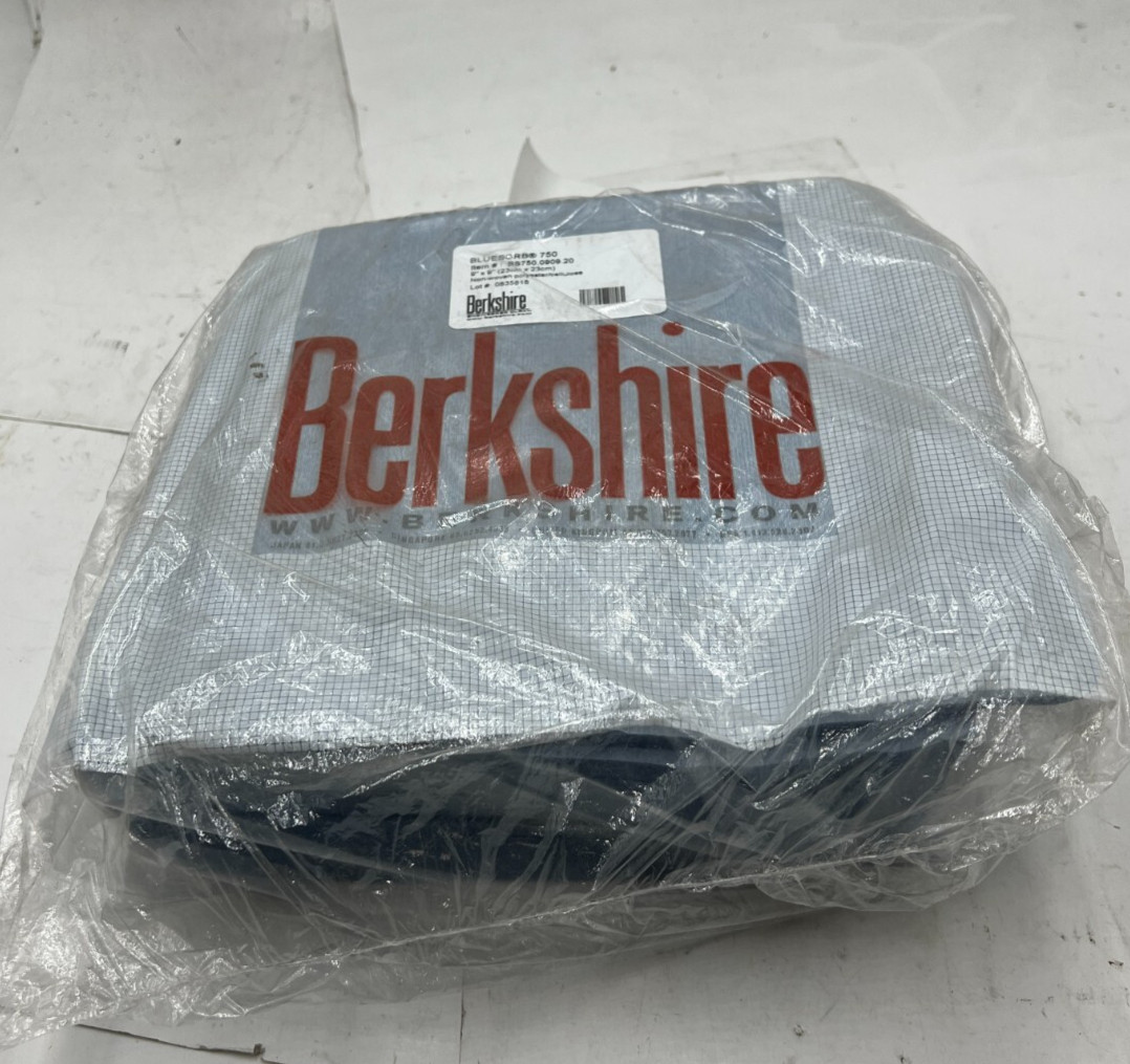 Berkshire BS750.0909.20 Bluesorb 750 Non-Woven Polyester Cellulose Sheet 9″x9″