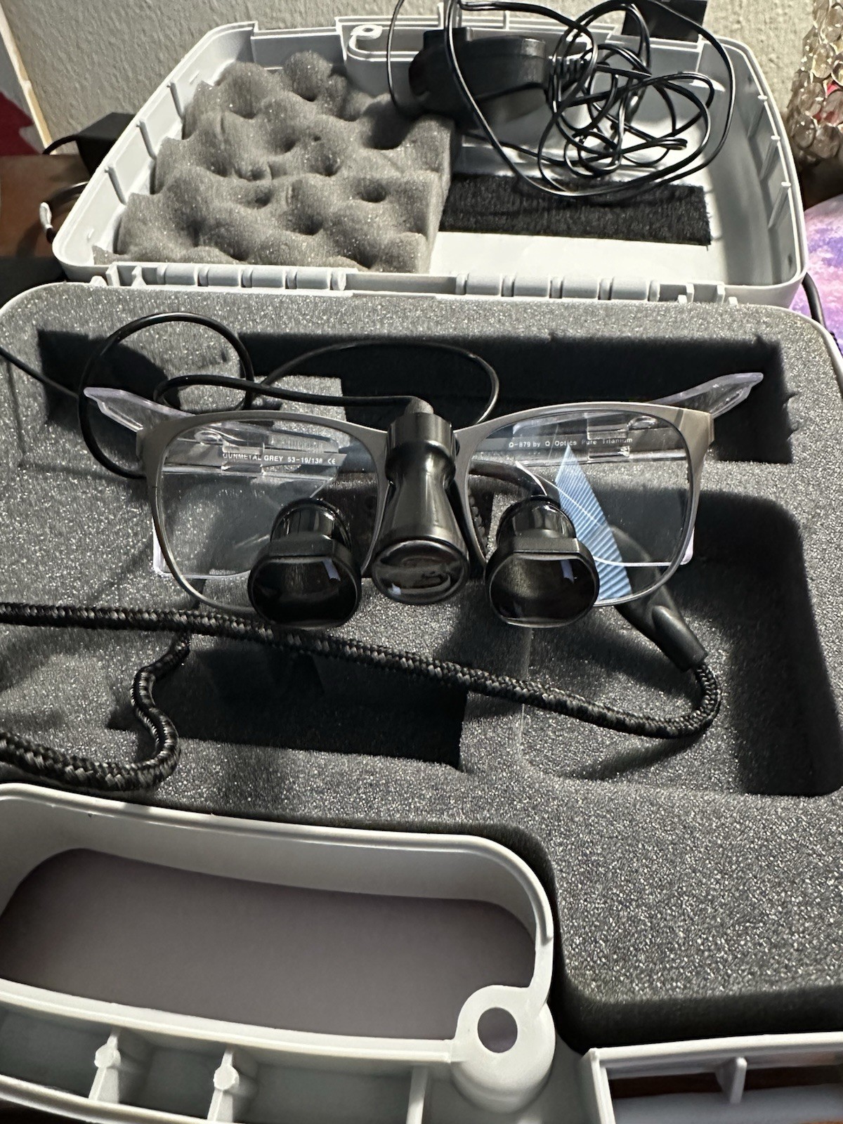 Q Optics Titanium Color 879 Loupes with Two batt,light and 2.5x magnification
