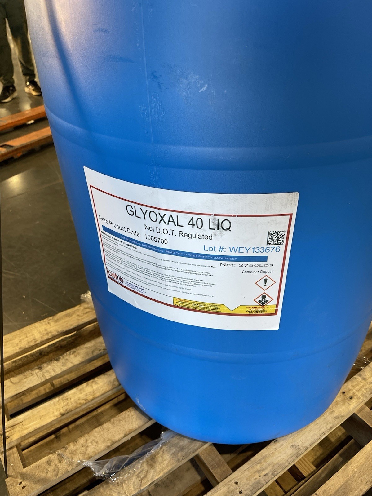 BRAND NEW SEALED AND UNOPENED GLYOXAL 40% LIQ 55 GALLON DRUM *FREE SHIPPING*