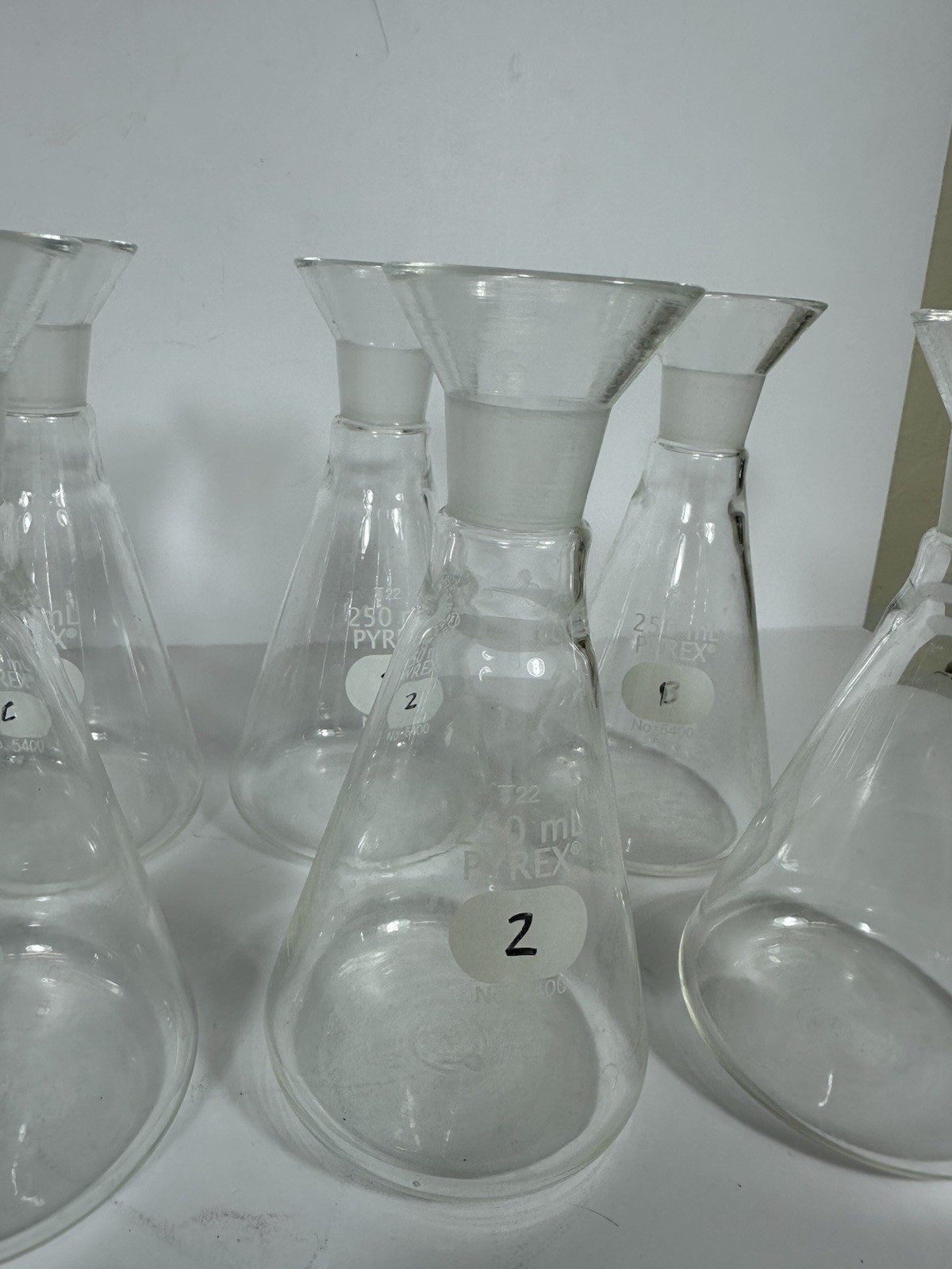 250 ml Pyrex Erlenmeyer Flasks No 5400 Conical T22 Narrow Neck Flared Rim Lot 8