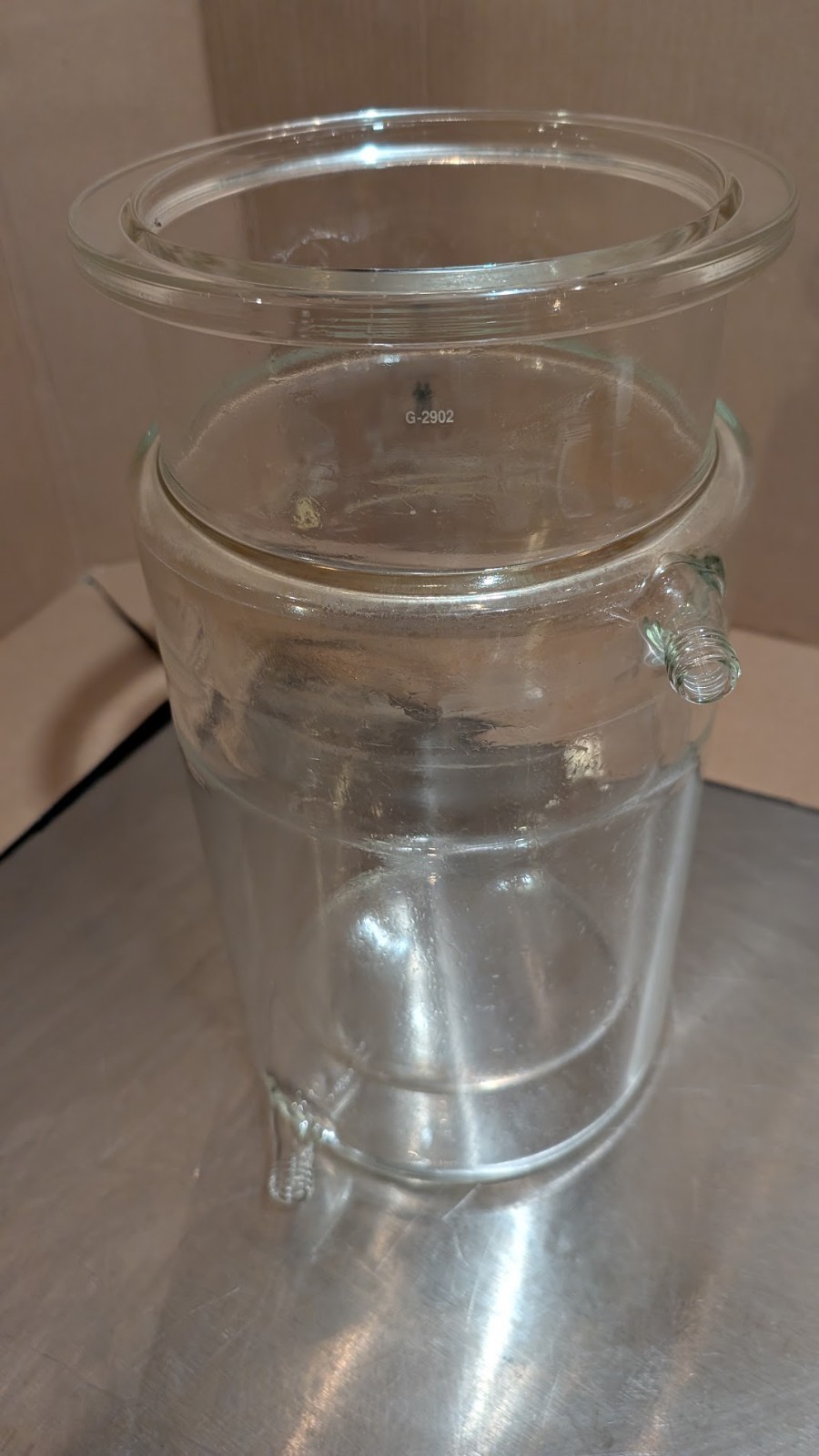 Double jacketed flat bottom cylindrical reaction vessel 5L