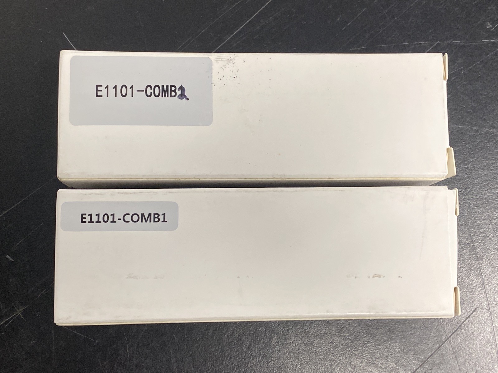 (4) BENCHMARK 22/12 & 18/10 Teeth Reversible Combs E1101-COMB1 E1101-COMB2