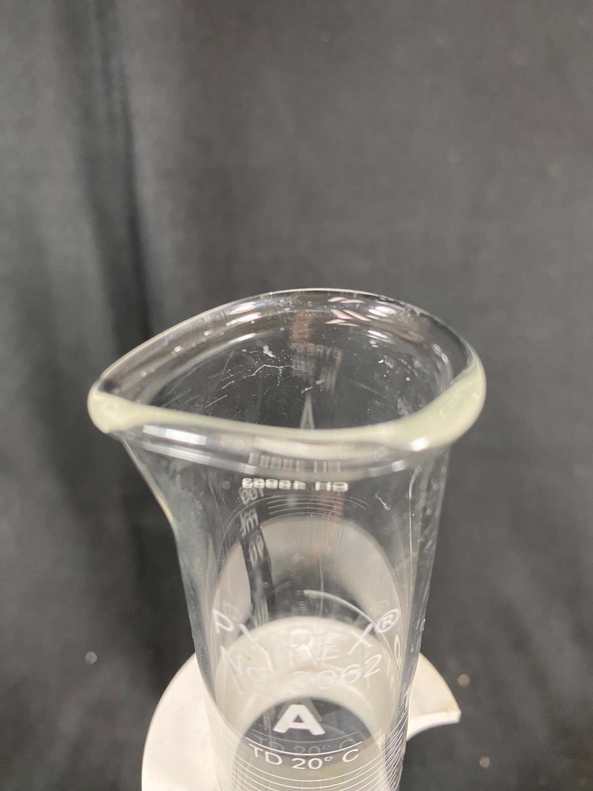 PYREX Glass 100mL Single Metric Certified Class A TD Graduated Cylinder 3062-100