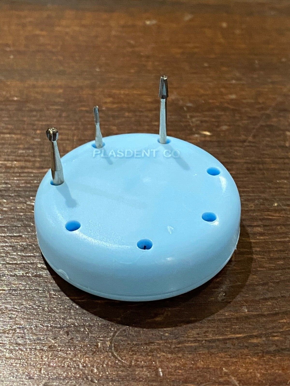 Magnetic Round Dental Lab Bur Block Holder Station Holds 7 Burs FG RA FGOS Blue
