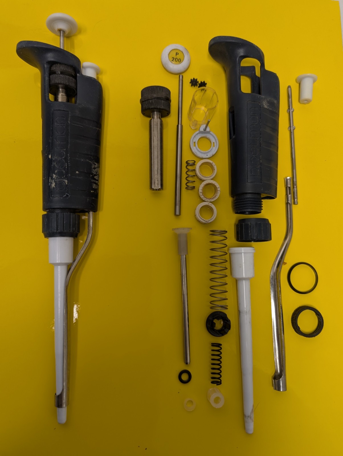 6 Gilson Pipetman w/holder Calibrated NewSeal P1000, P200, P100, P20, P10 & P2
