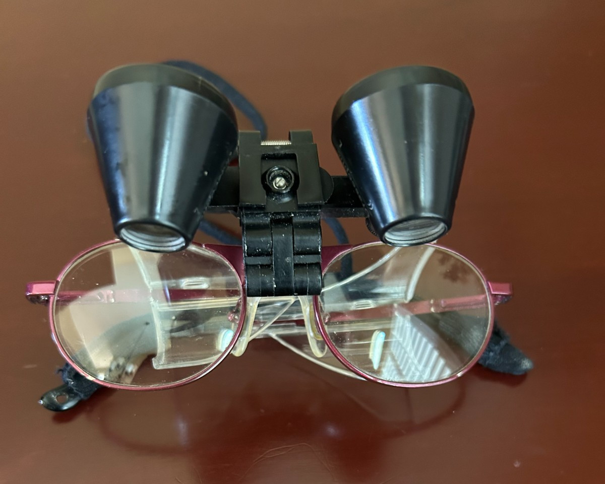 Orascoptic Protective Glasses with detachable Flip Up Dental Loupes x2.5