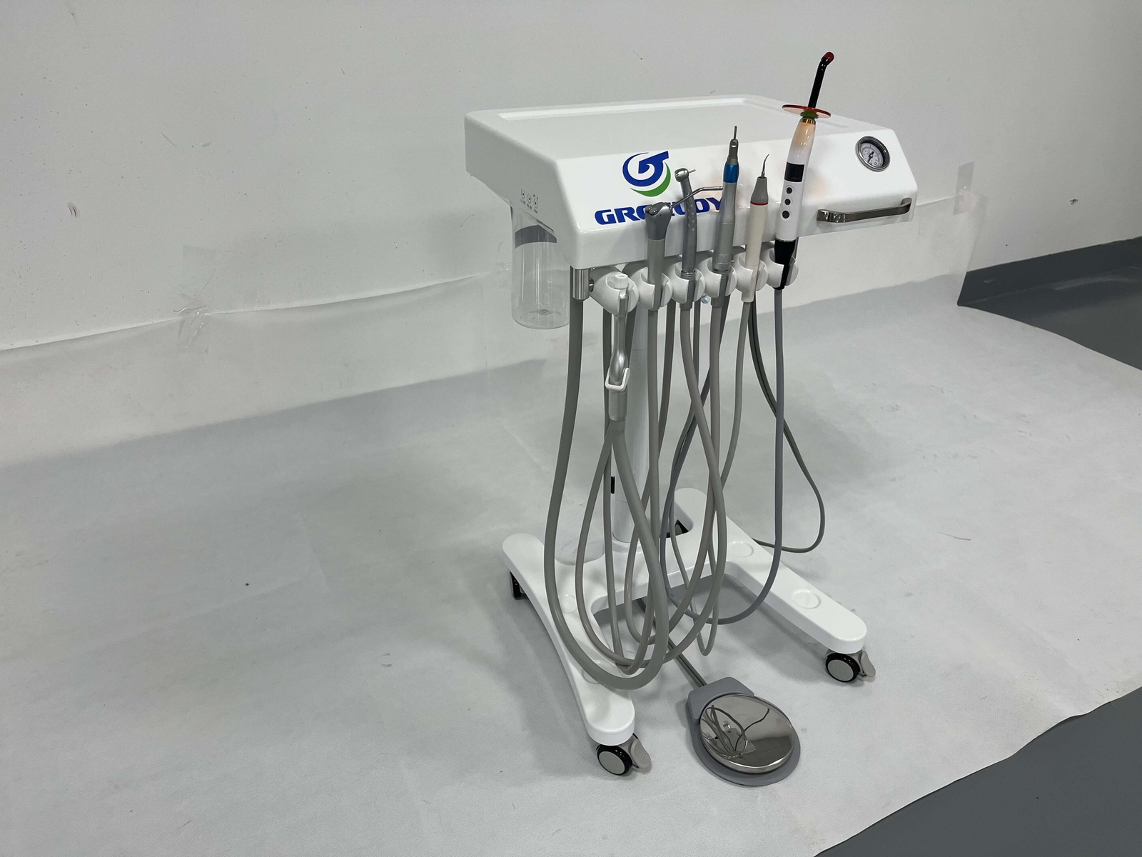 Mobile Dental Adjustable Treatment Unit GU-P302 4H+Dental Air Compressor GU-P300
