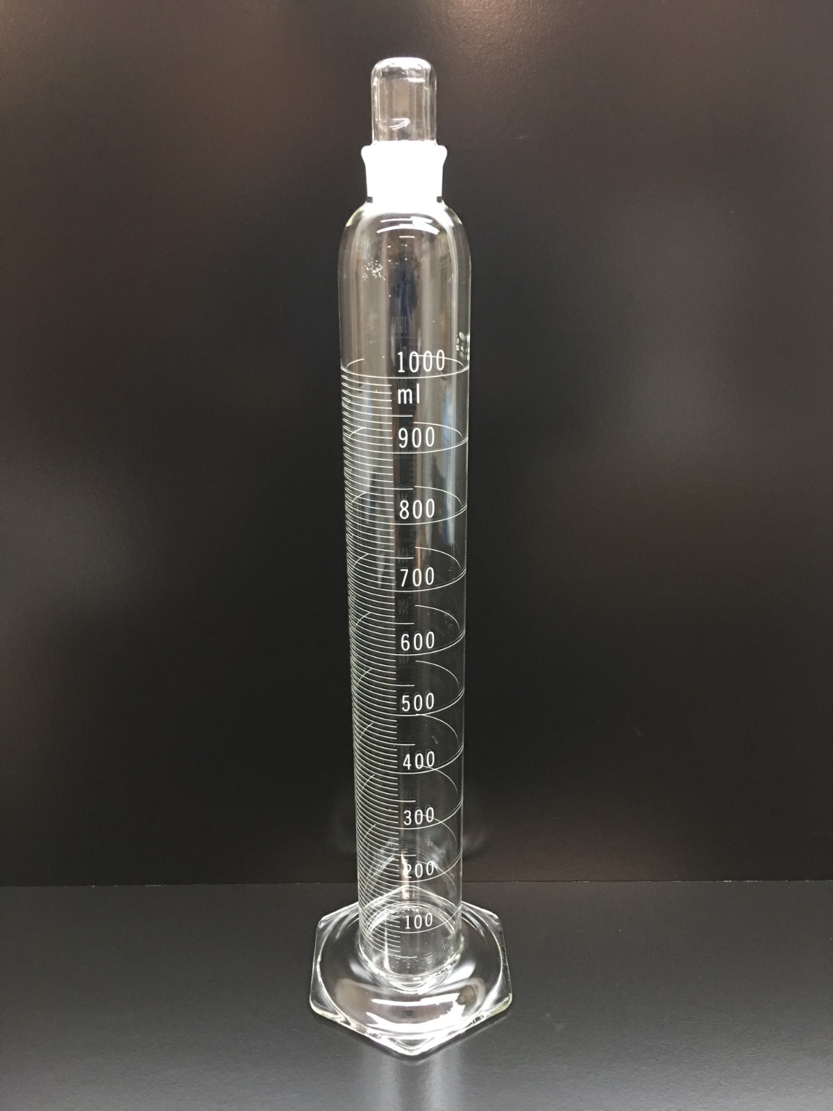 PYREX Cat No 2983 Single Metric Scale Cylinder 32 TC 20°C 1000mL Taper Stopper