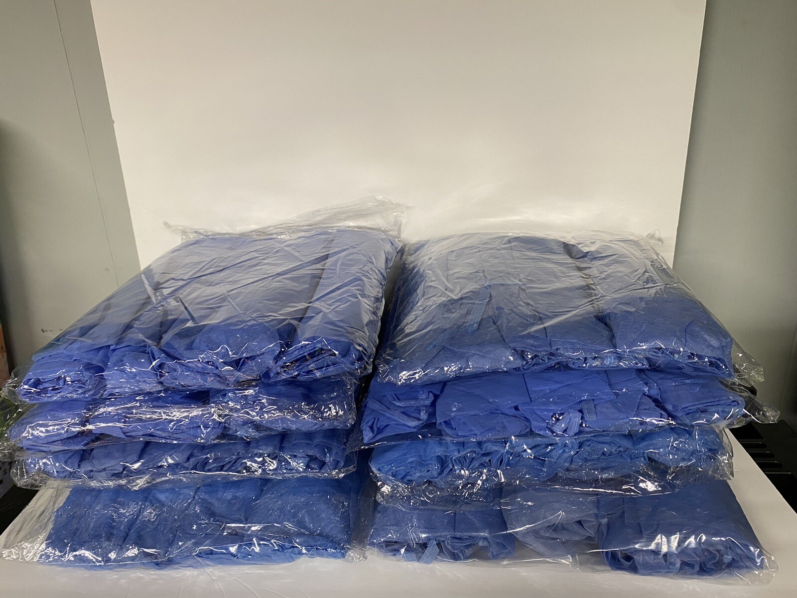40 Pack Disposable Isolation Gowns Blue With Elastic Cuff Dental-Medical