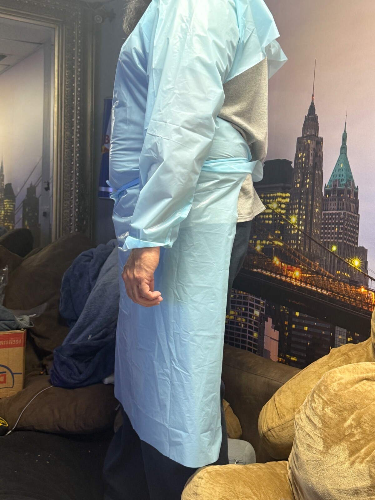 SAFETY ZONE PROGUARD ISOLATION GOWN WITH THUMB LOOP SIZE 45″ LENGTH BAG Of 10