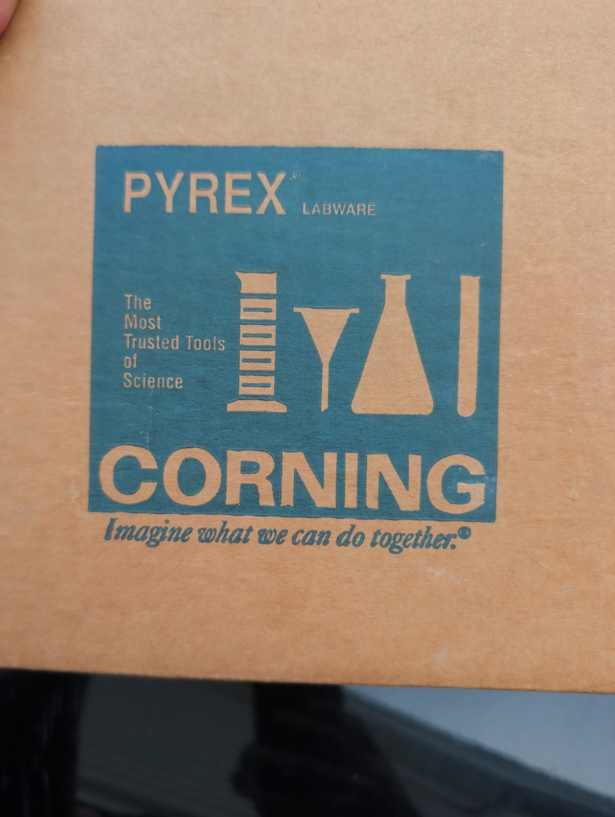 THREE PYREX Labware 100 ml 5640 Flask Glass new in the orig box