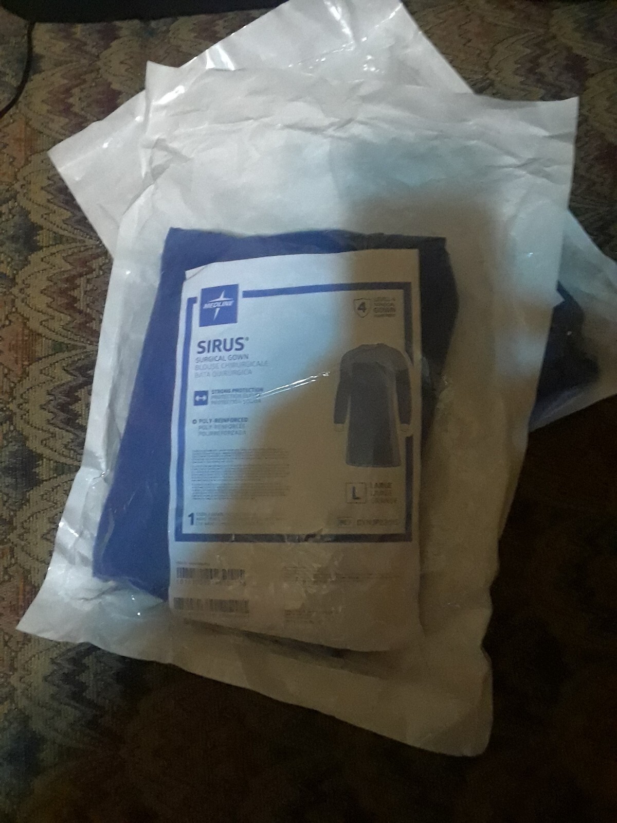 MEDLINE SIRUS WITH SOME LEVEL 4 GOWN SIZE LARGE LOT OF 20 NEW
