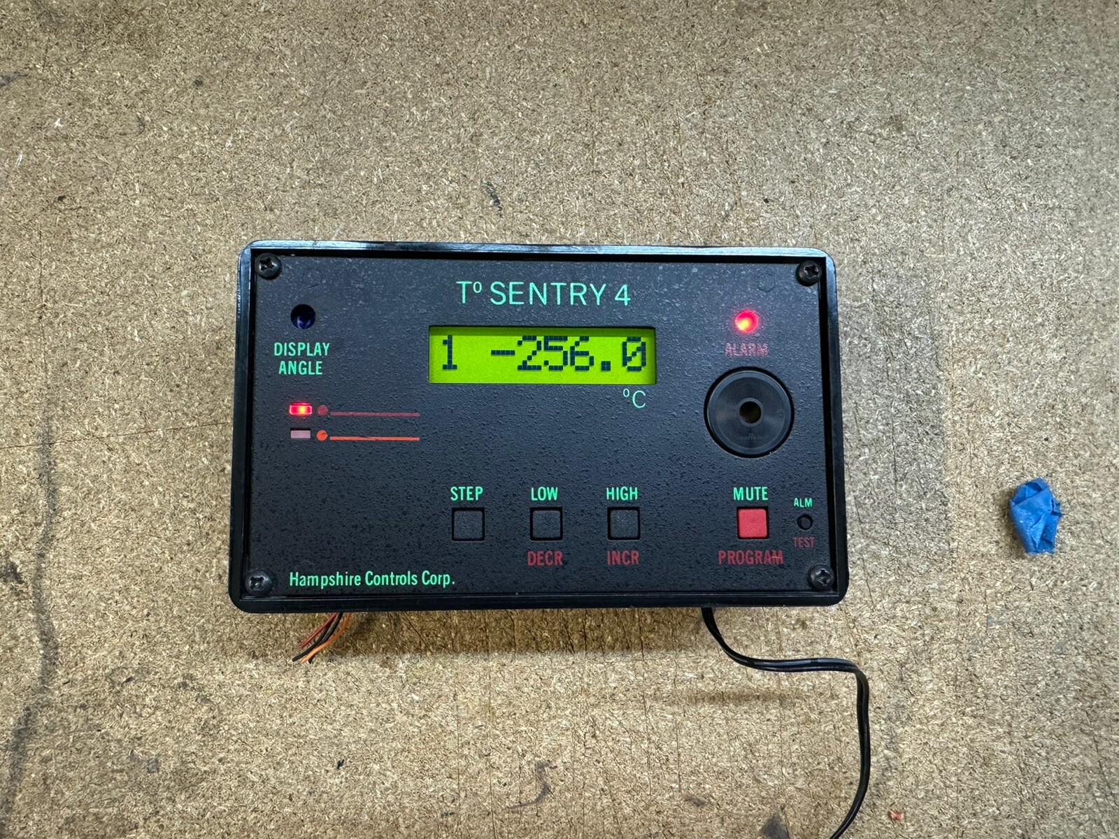 HAMPSHIRE CONTROLS TS4-2 120V 1PH 60Hz 0.1A T°SENTRY DIGITAL ALARM w/ Power