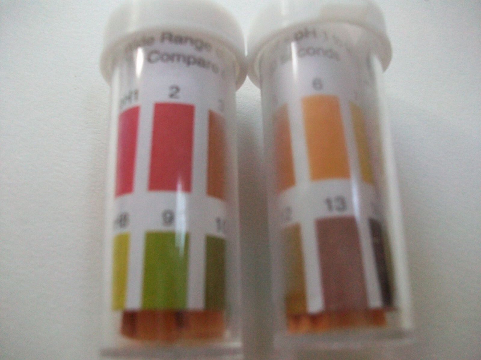 New 200 pH Litmus Paper Strips Full Range 0 – 14 With Color Chart Free Shipping