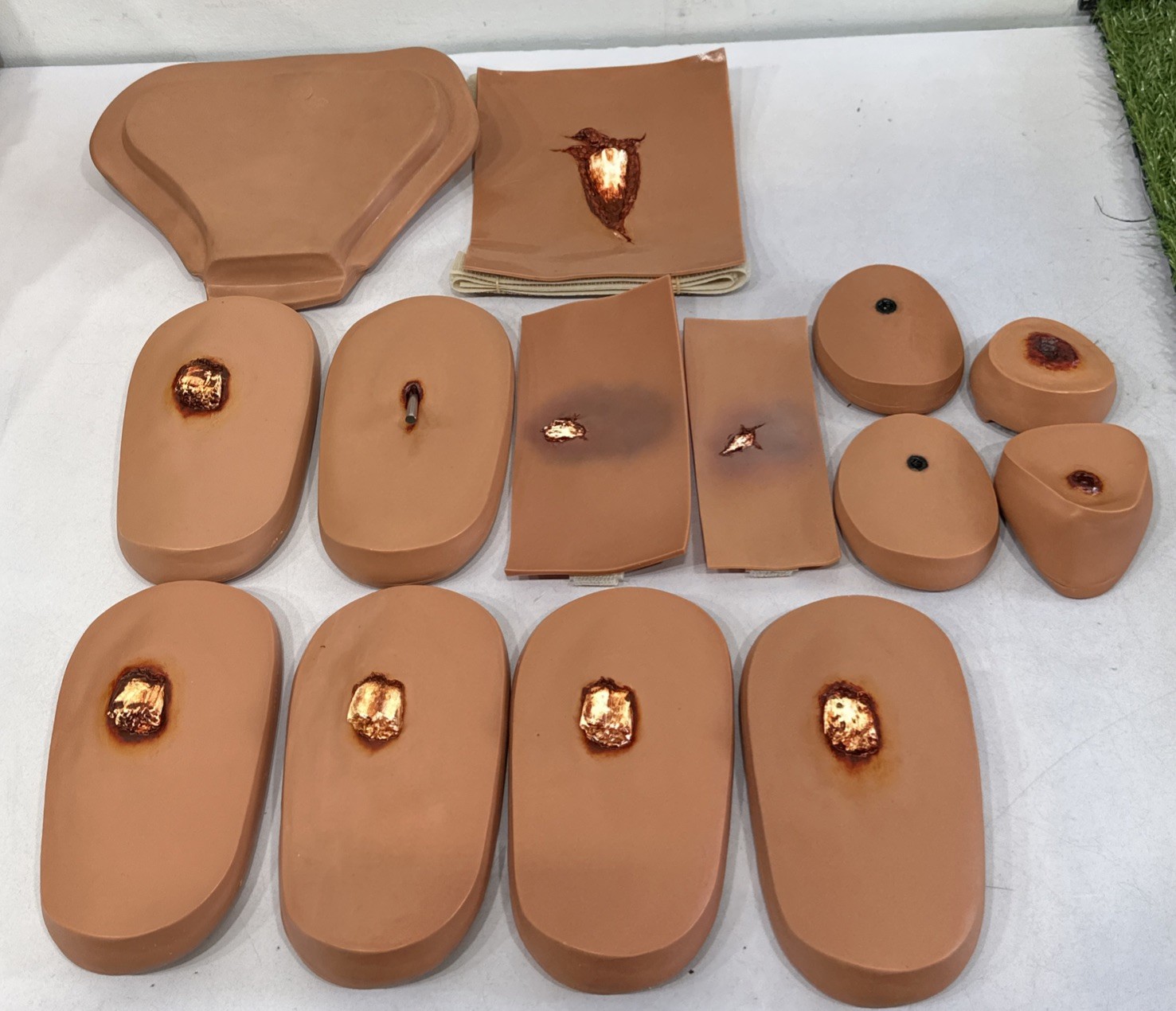 Traumatic Wound Simulation Set Of 14 For Education Medical Plastics Laboratory