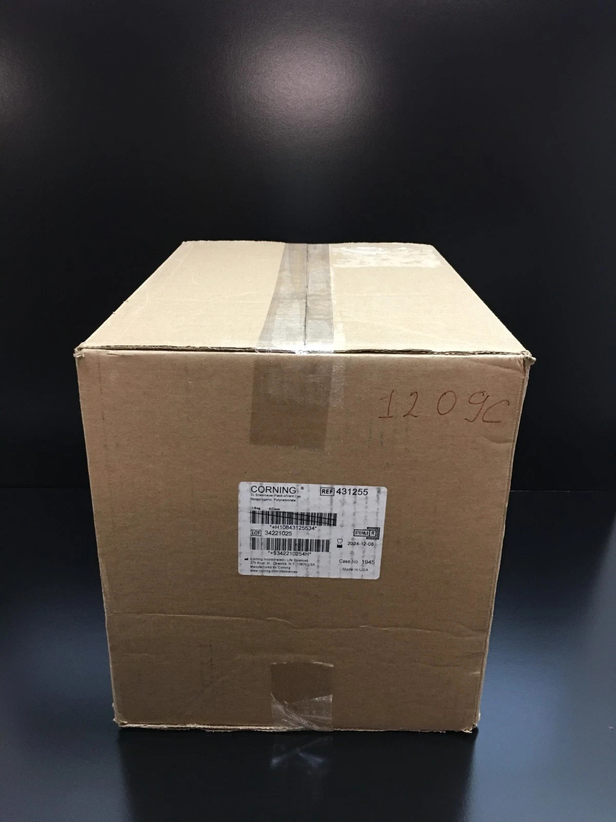 Corning REF 431255 Polycarbonate Erlenmeyer Flask with Vent Cap 2L Case