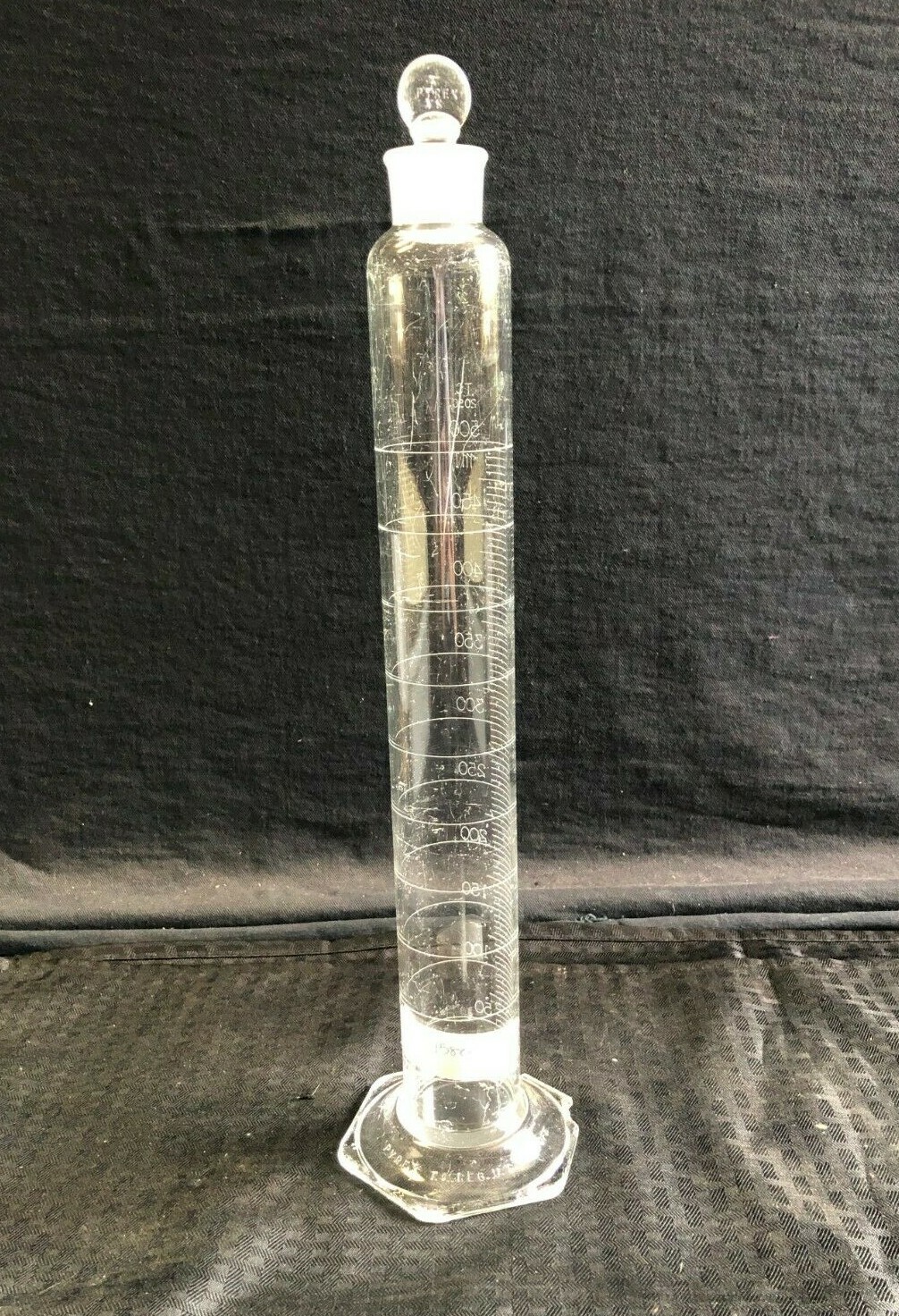 Pyrex Glass 500mL TC Graduated Cylinder Hexagon Base #27 Stopper 2982-500 Chip