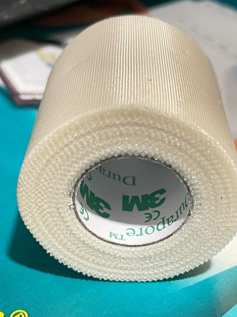 1 roll 1538-2 – 3M Durapore Surgical Silk Tape 2 in X 10 yd each(3F)