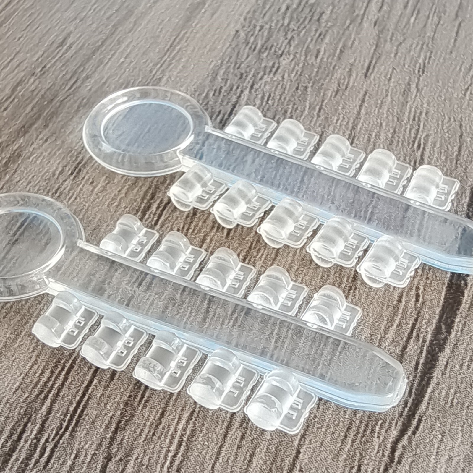 200Pcs Dental Orthodontic Rotation Wedge High Elastic Rubber Clear 10Pcs/Stick