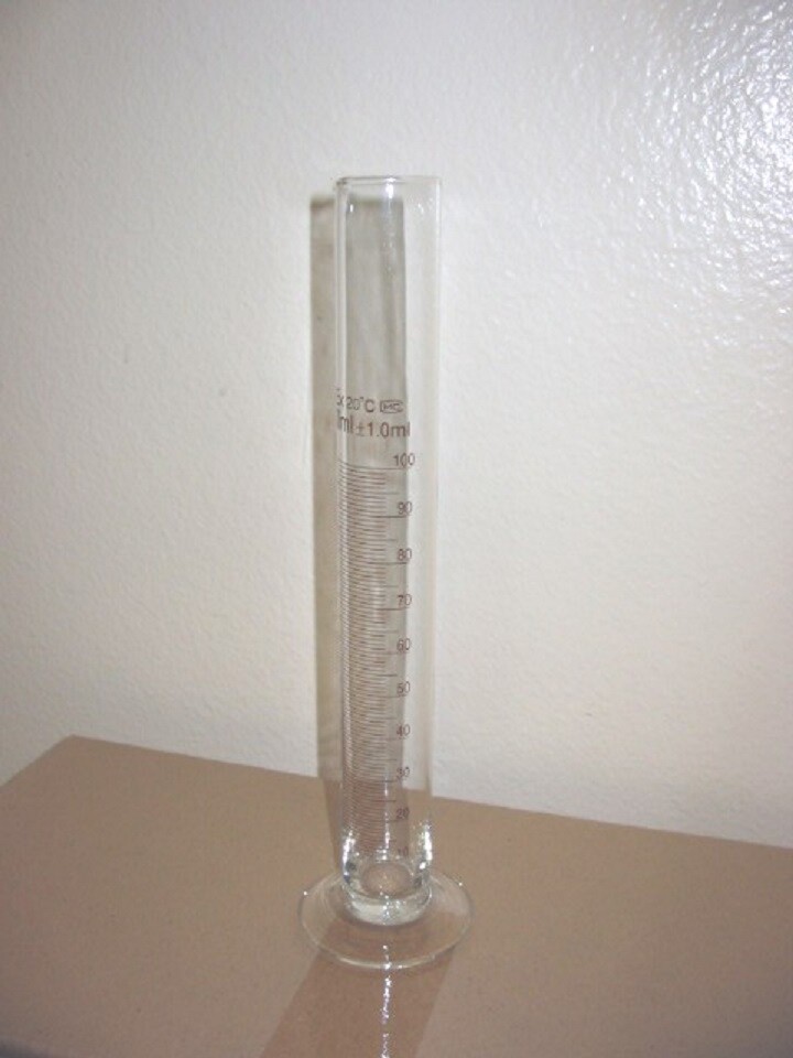 100 ml all Glass cylinder: graduated, new