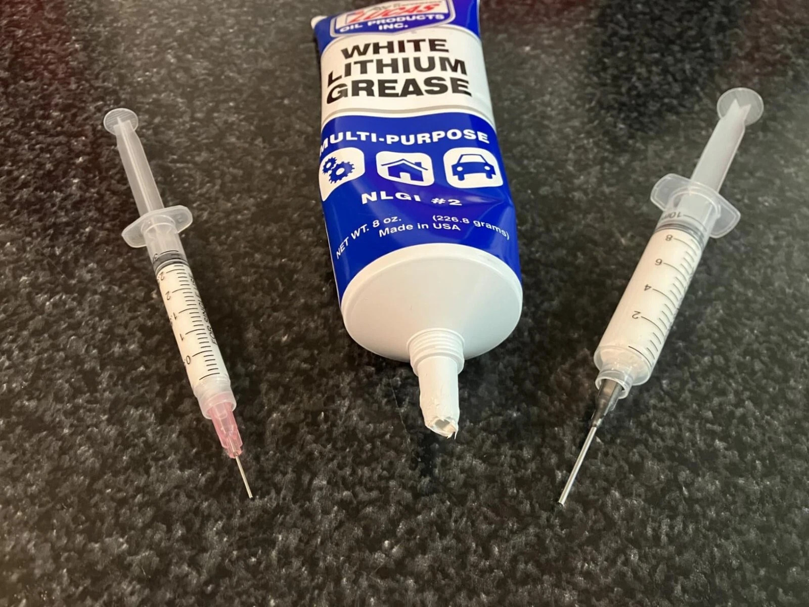 Glue Applicator Syringe with Blunt Tip Needle and Cap for Liquid Glue Ink Pe