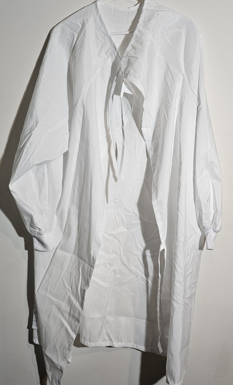 50-Pack Dickson Level 2 Washable Isolation Gowns 100% Poly White XXL Reusable