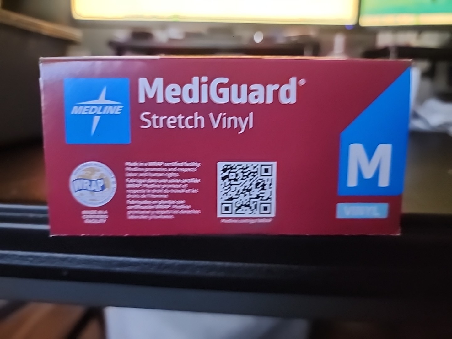 Medline MediGuard Stretch Vinyl Powder-Free Synthetic Gloves – Medium 100 Count