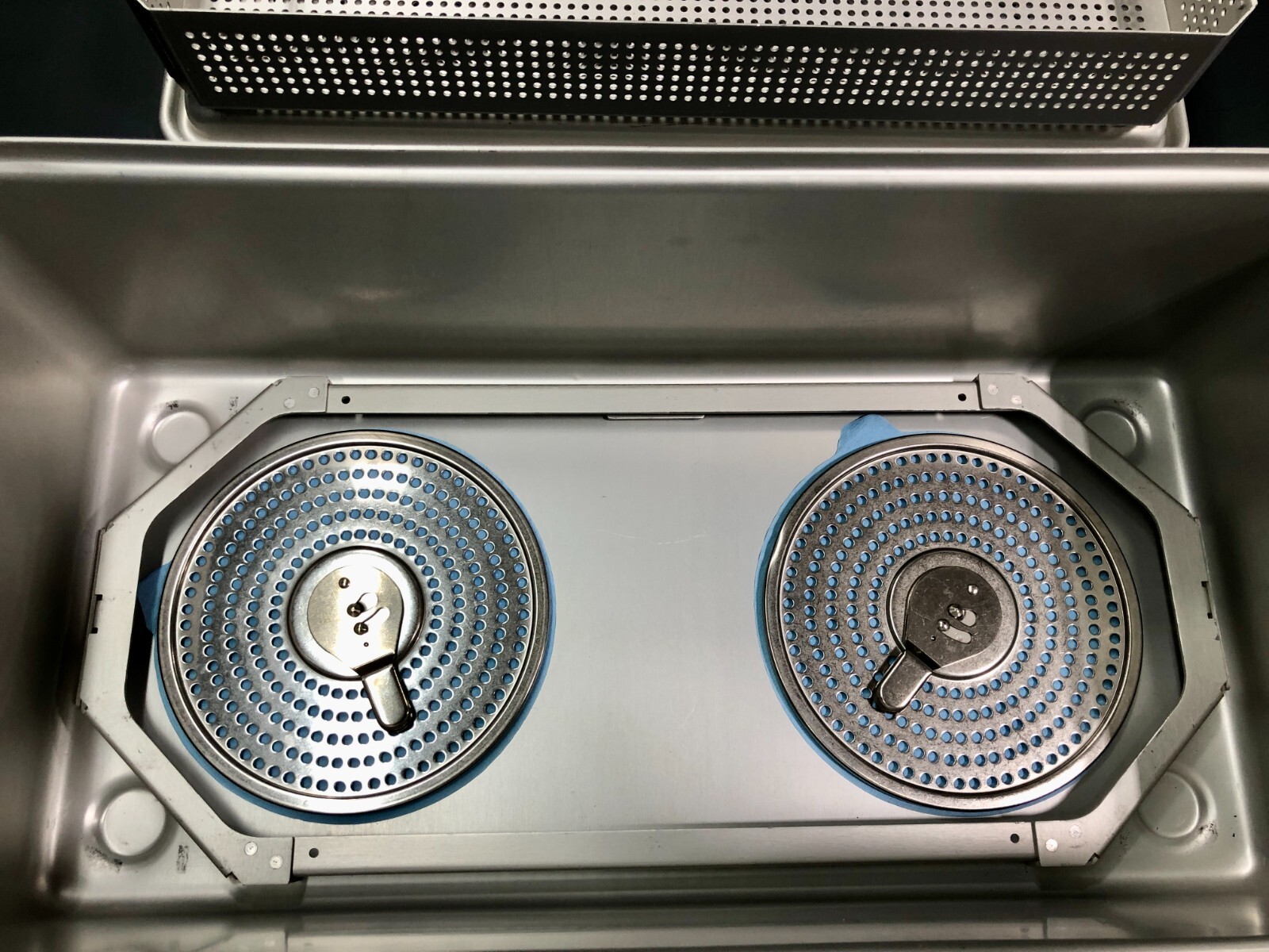 Case Medical SteriTite Sterilization container SCO8FG w/ upper & lower vents