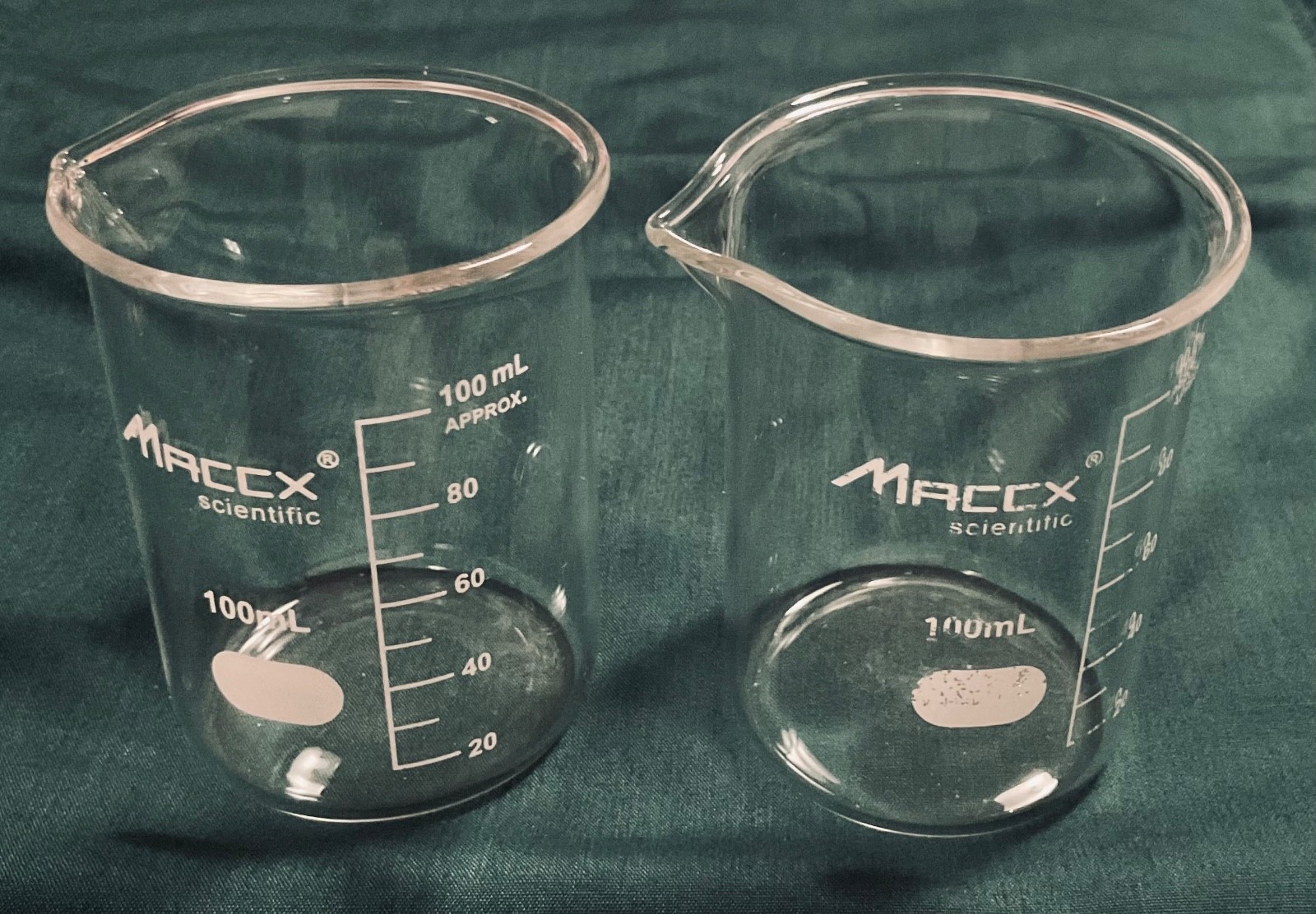 MACCX 2~100 ML 3.4 OZ. SCIENTIFIC BEAKERS CLEAR GLASS WITH PRINTED GRADUATION