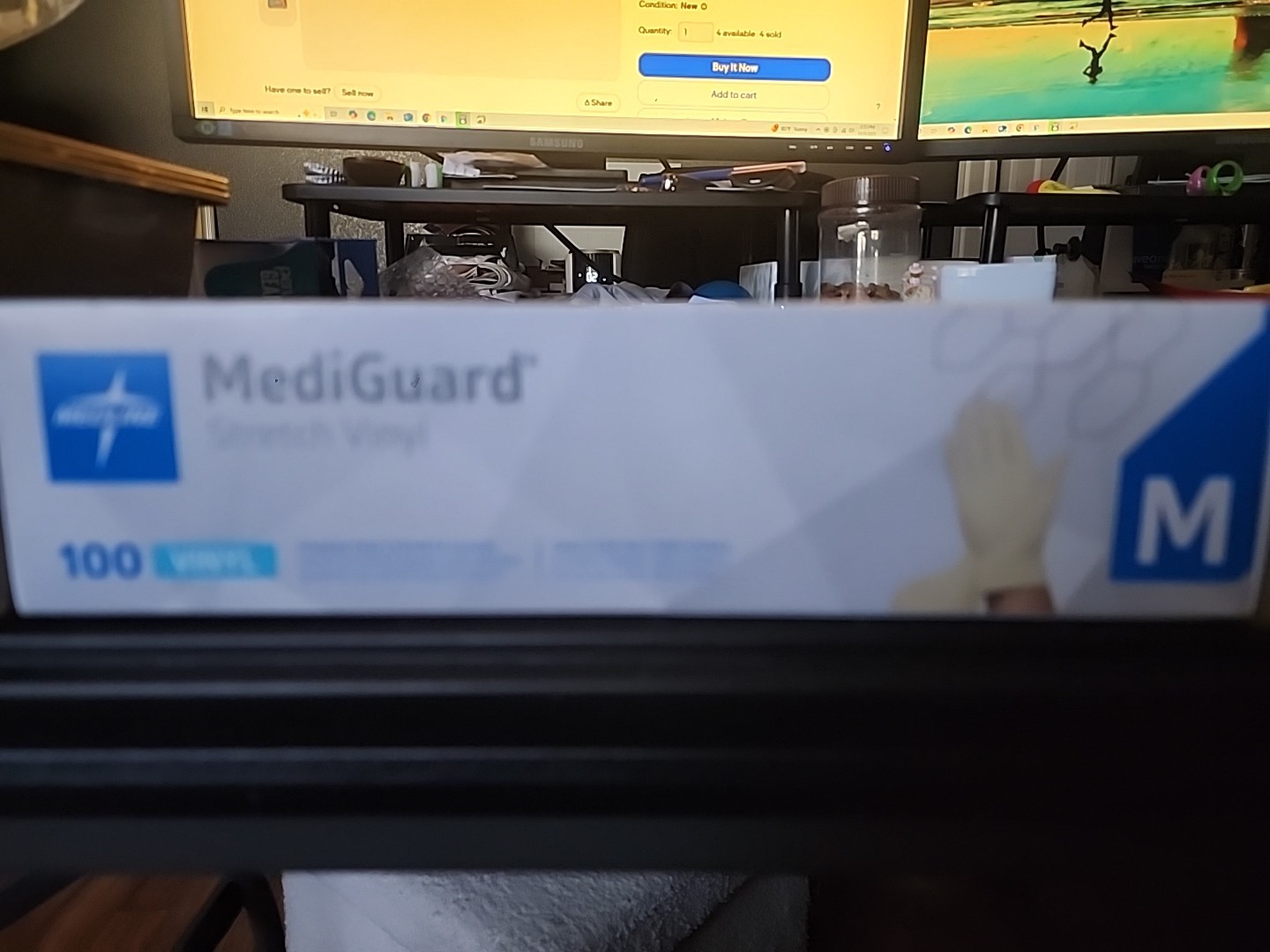 Medline MediGuard Stretch Vinyl Powder-Free Synthetic Gloves – Medium 100 Count
