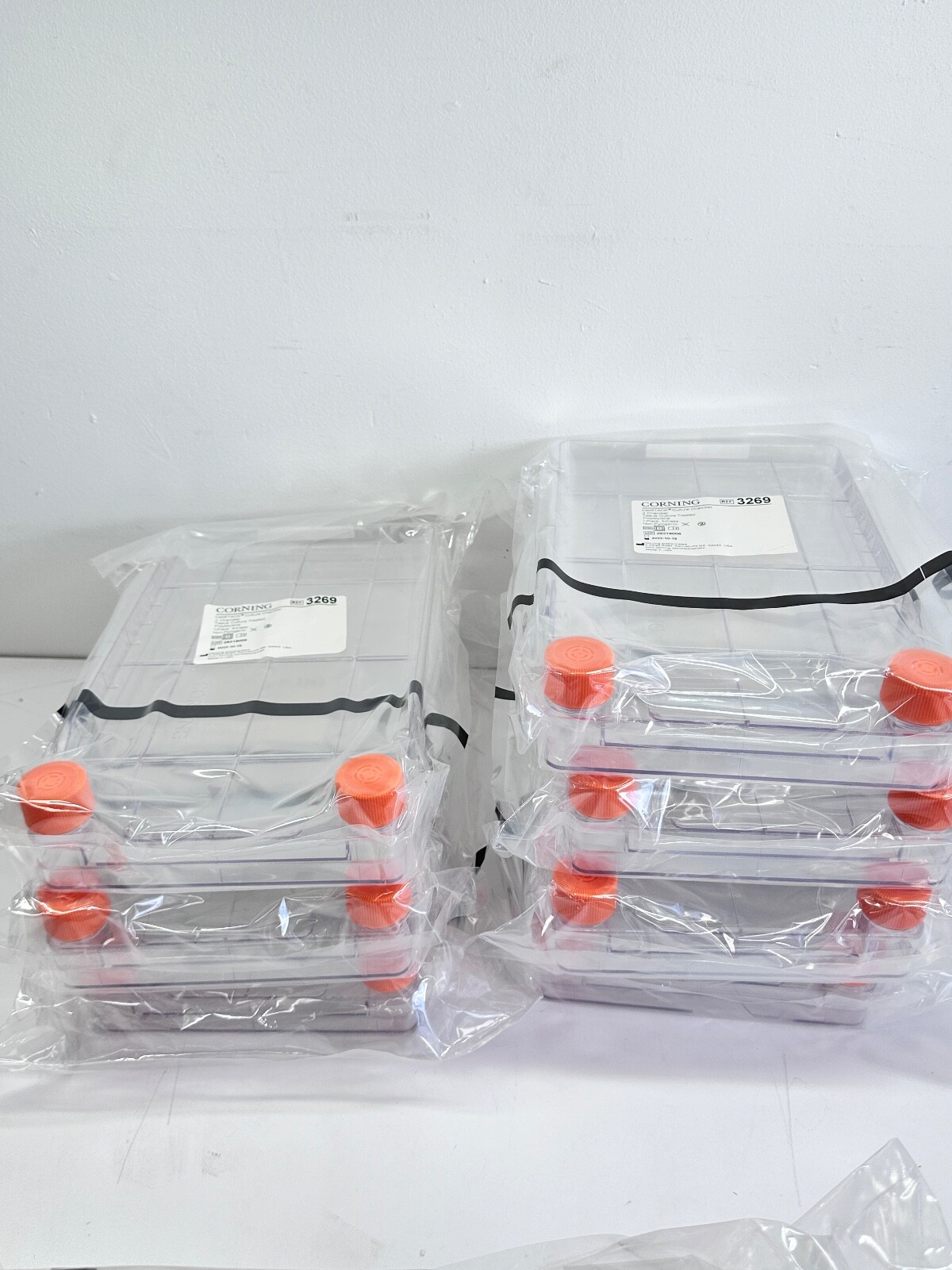 CORNING Polystyrene 2-Chamber TC-Treated CellSTACK W Vent Caps 7x 3269 2x 3319