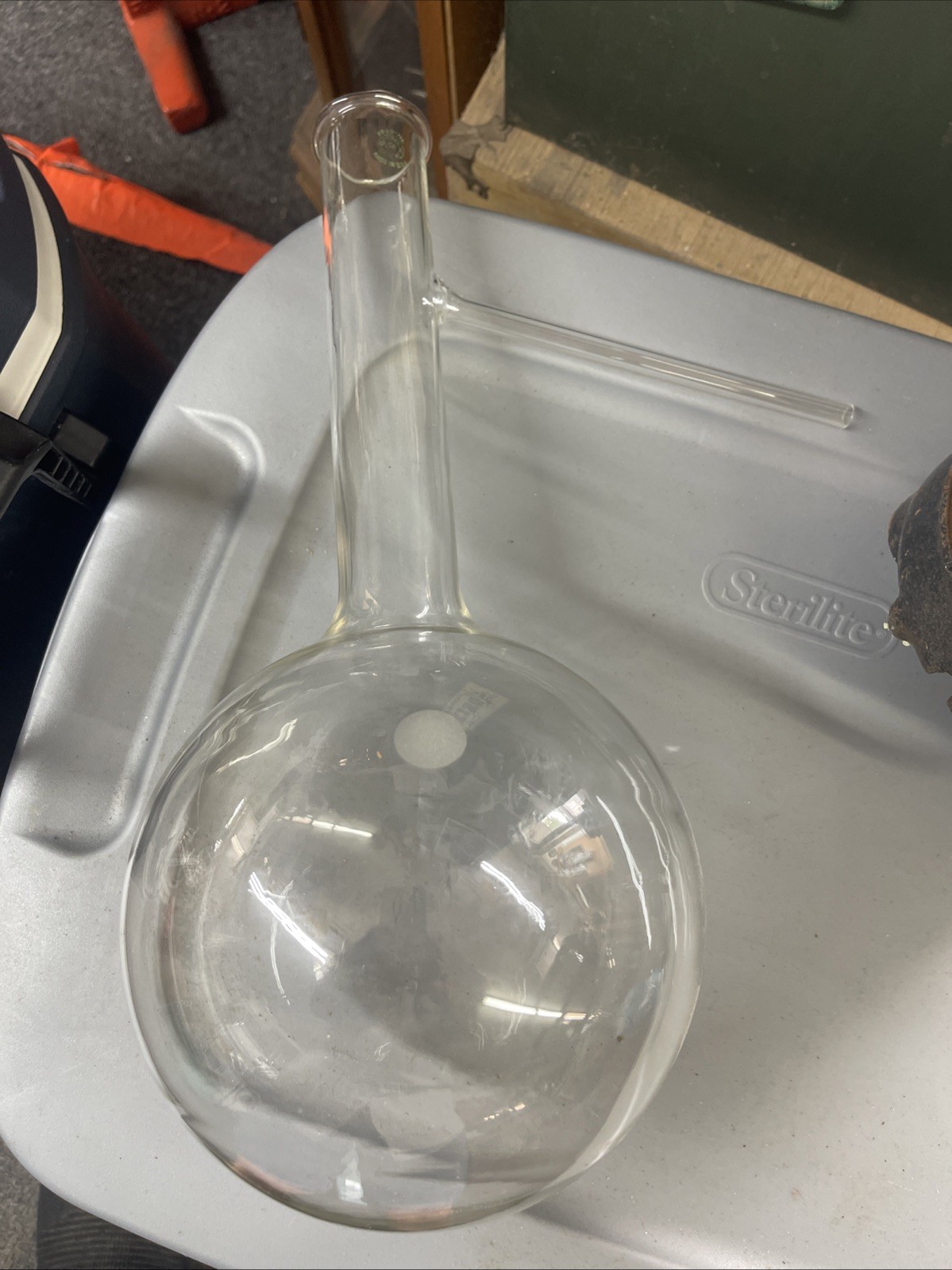 PYREX 3000ml Round Bottom W/ Stem On Neck Flask 16.5 Inch Tall VTG Science Lab