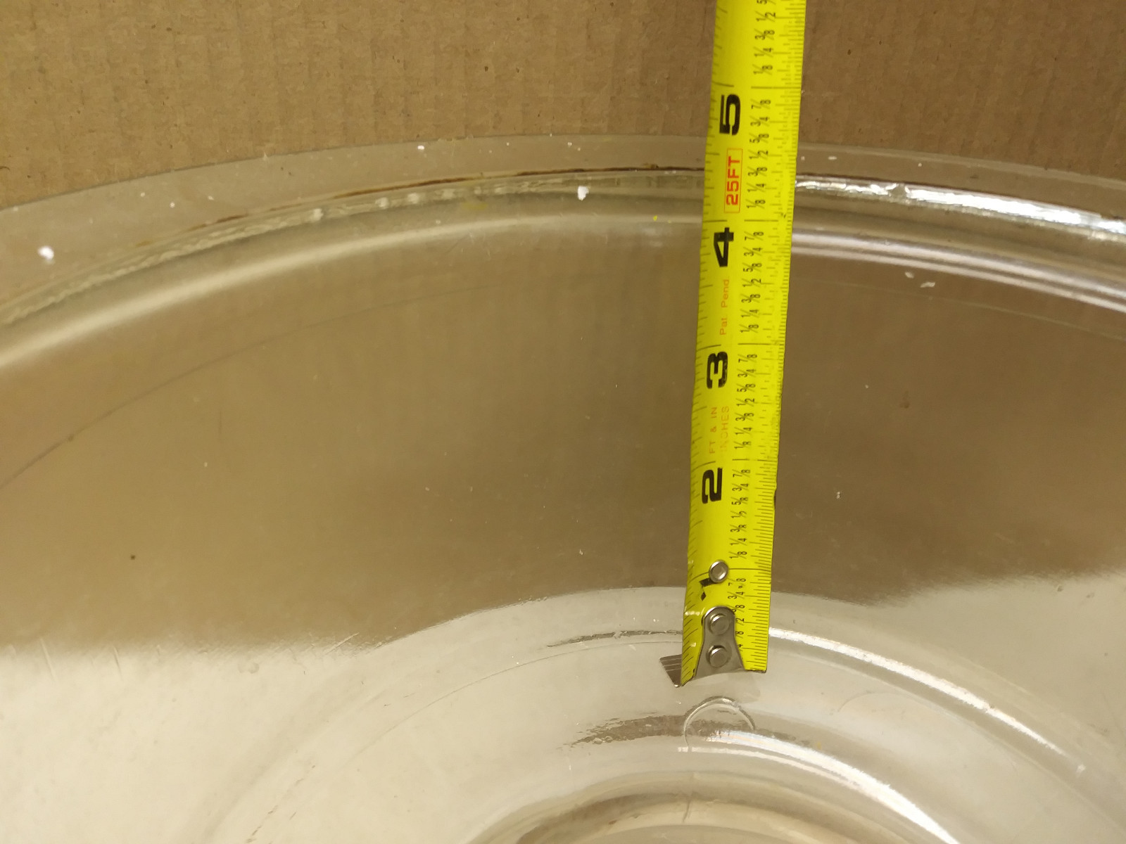 glass dessicator 8″, no tray