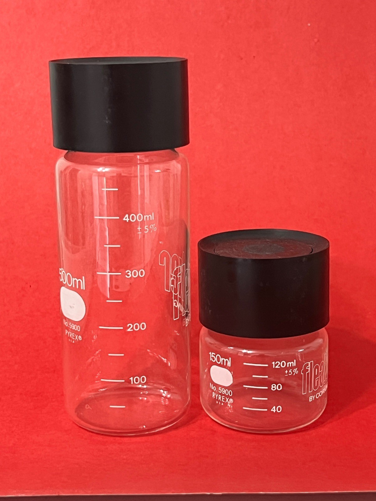 Fleaker By Corning 500ml -150ml #5900 Pyrex USA With Lid