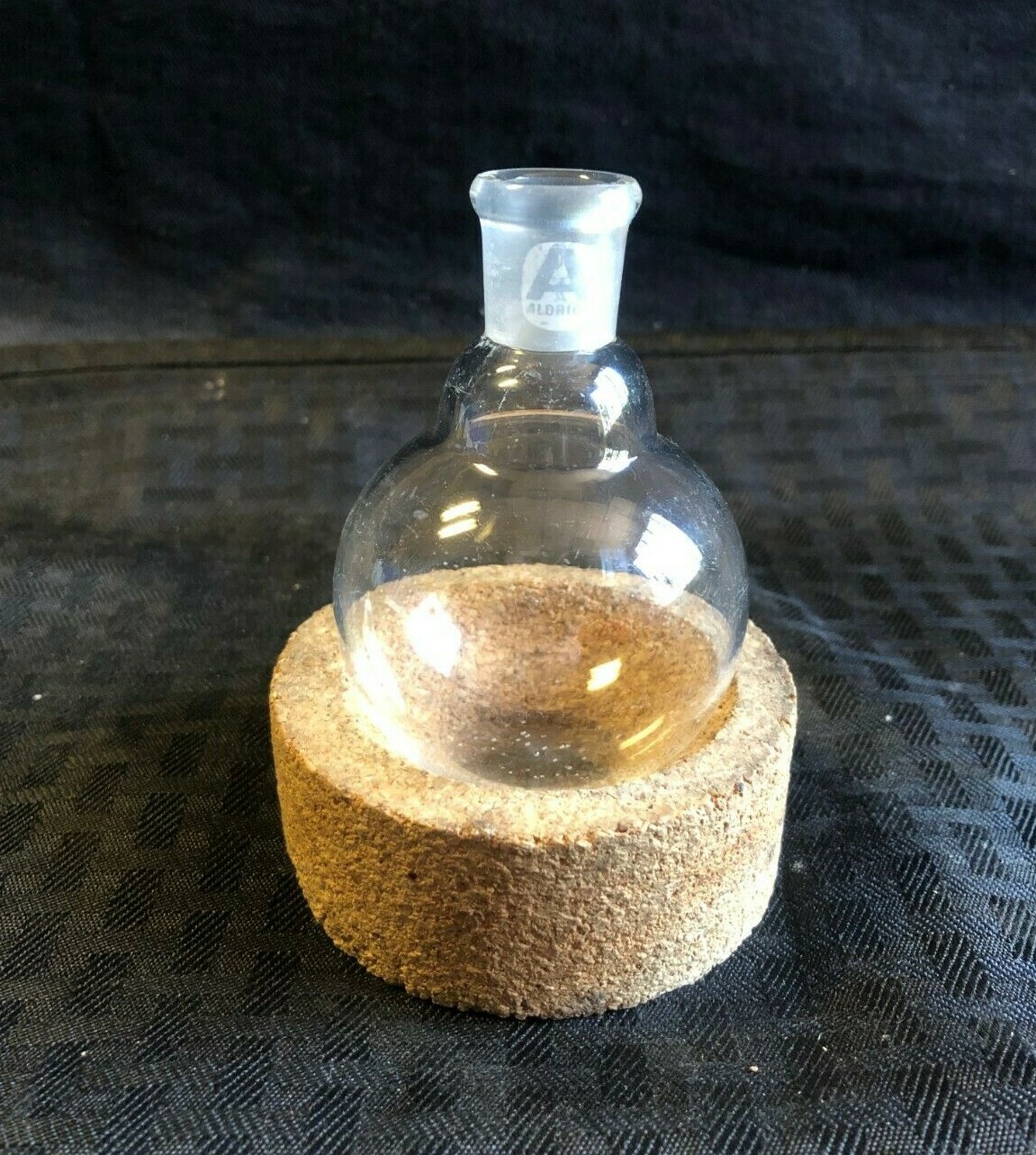 SIGMA ALDRICH Glass 14/20 Outer Joint 100mL Round Bottom Flask Z100676