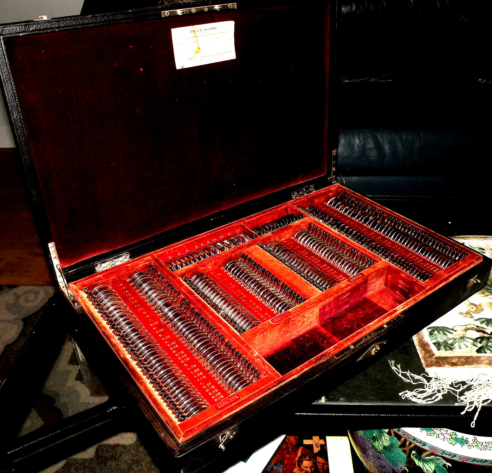((100% COMPLETE SET)) ANTIQUE AMERICAN OPTICAL OPHTHALMIC OFFICE TRIAL LENS SET
