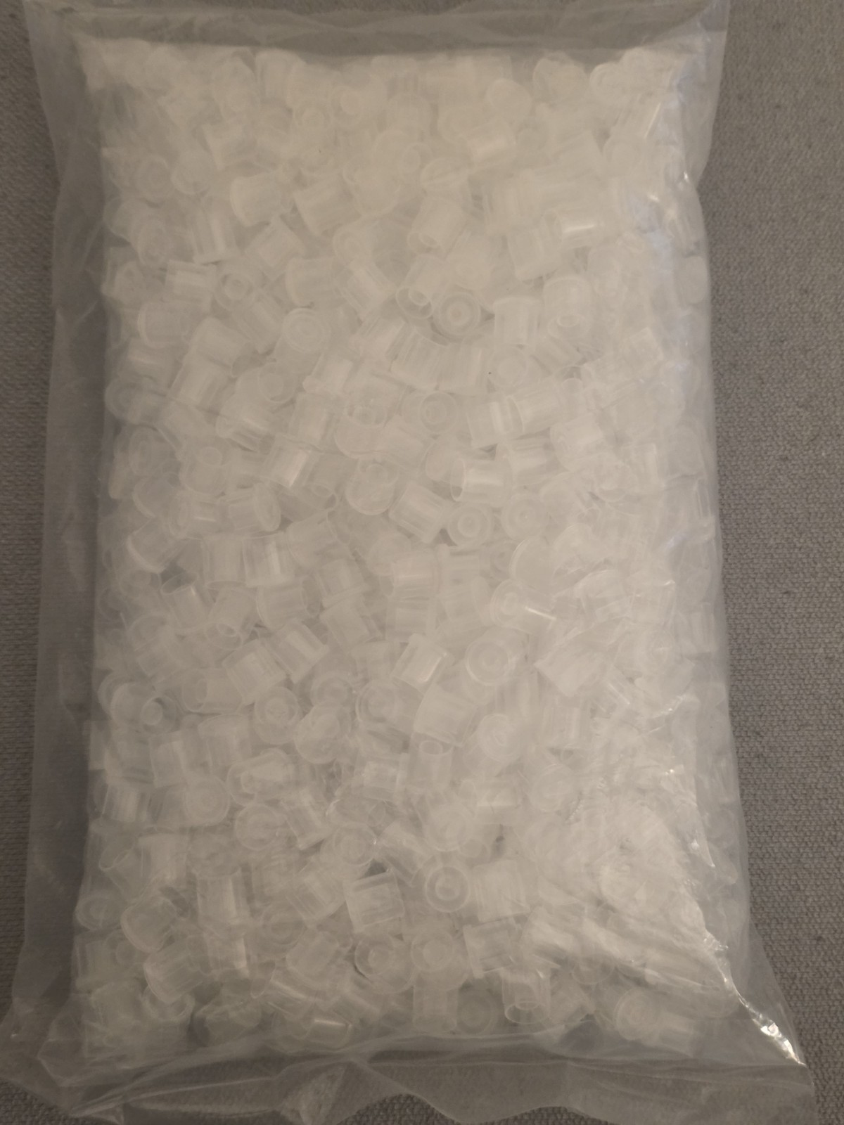 New Bag Of 1000 Sealed SYRINGE LUER TIP CAPS lab measuring Animal feeding Craft