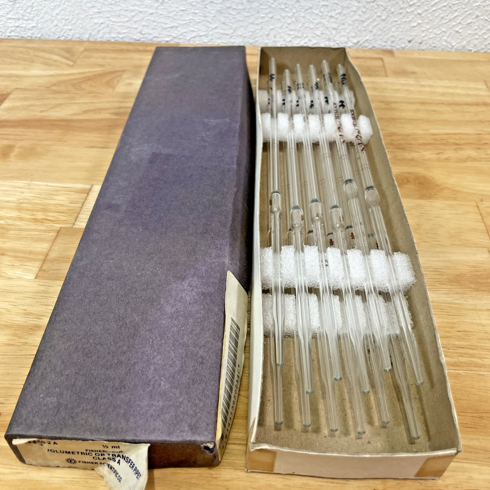 Lot of 12 – Fisherbrand/Kimax 1/2 mL, Class A Volumetric Pipettes — 13-650-2A