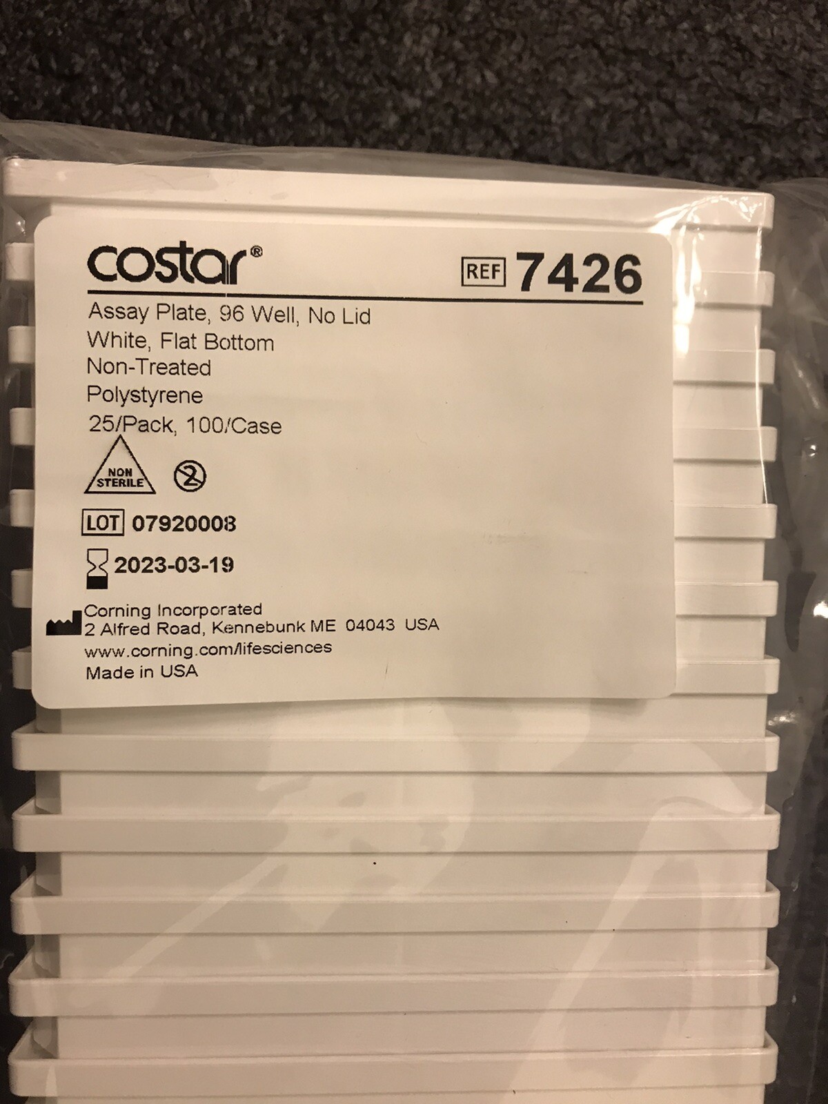 Pack of 25 Corning Costar 96-Well Assay Plate White, Flat Bottom, No Lid